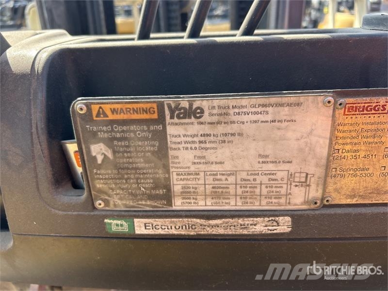 Yale GLP060VXNEAE087 5700 lb Pneumatic Tire Forklift Targoncák-Egyéb