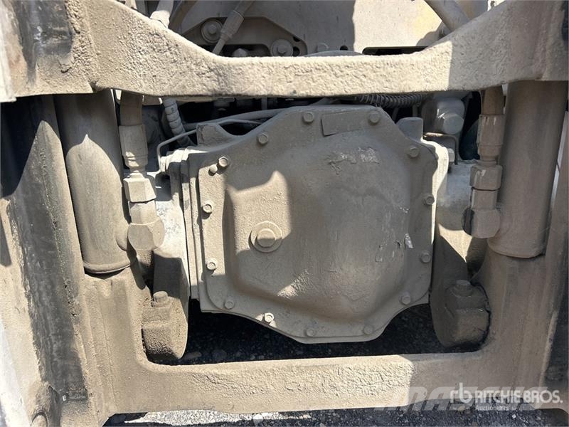 Yale GLP060VXNEAE087 5700 lb Pneumatic Tire Forklift Targoncák-Egyéb