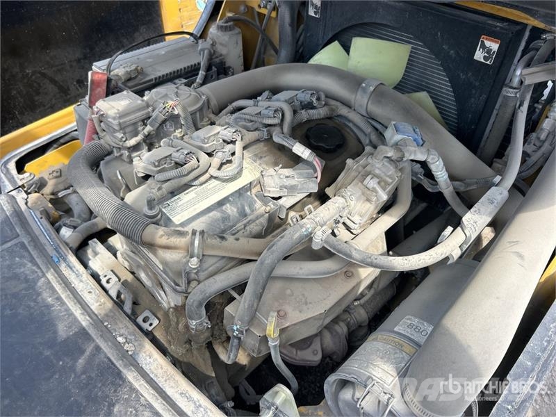 Yale GLP060VXNEAE087 5700 lb Pneumatic Tire Forklift Targoncák-Egyéb