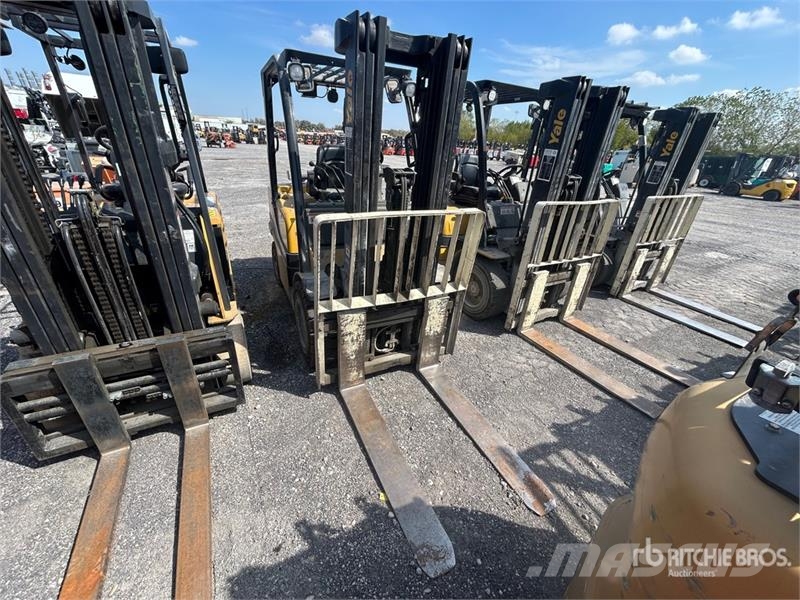 Yale GLP060VXNEAE087 5700 lb Pneumatic Tire Forklift Targoncák-Egyéb