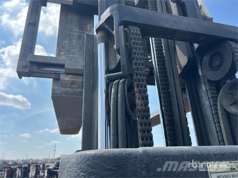 Yale GLP060VXNEAE087 5700 lb Pneumatic Tire Forklift Targoncák-Egyéb