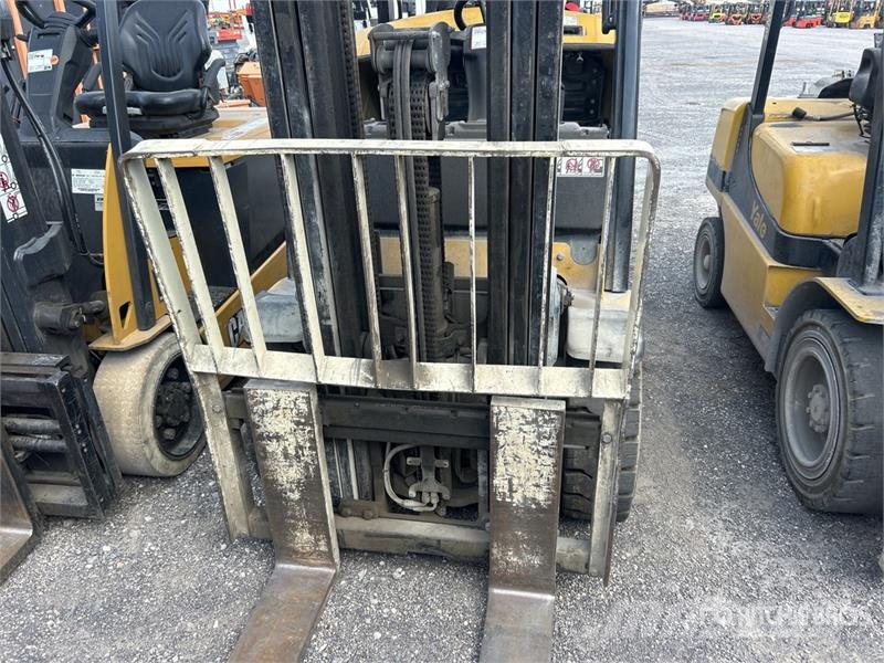 Yale GLP060VXNEAE087 5700 lb Pneumatic Tire Forklift Targoncák-Egyéb