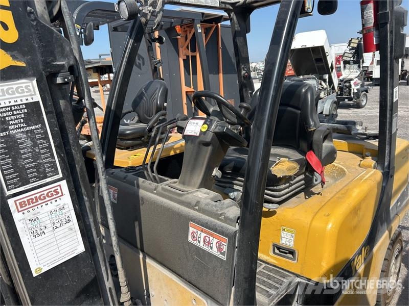 Yale GLP060VXNEAE087 5700 lb Pneumatic Tire Forklift Targoncák-Egyéb