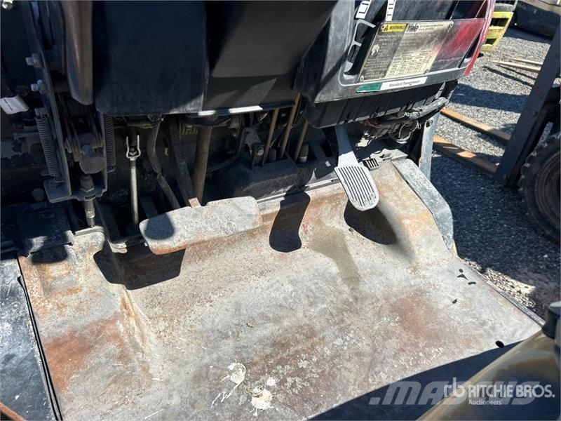 Yale GLP060VXNVRE087 5550 lb Pneumatic Tire Forklift フォークリフト - その他