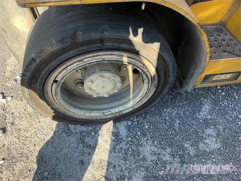 Yale GP060MX 5700 lb Cushion Tire Forklift Viličari - ostalo