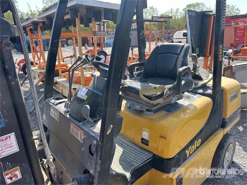 Yale GP060MX 5700 lb Pneumatic Tire Forklift Andere Gabelstapler