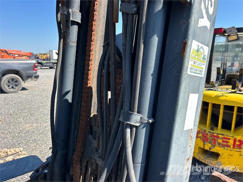 Yale GP110MJNGBE091 10800 lb Pneumatic Tire Forklift شاحنات ذات رافعات شوكية - أخرى