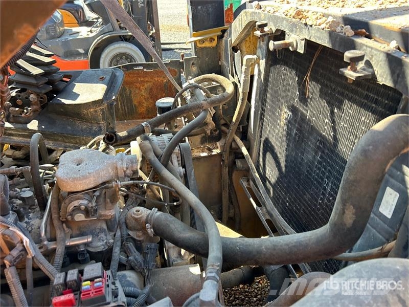 Yale GP110MJNGBE091 10800 lb Pneumatic Tire Forklift شاحنات ذات رافعات شوكية - أخرى