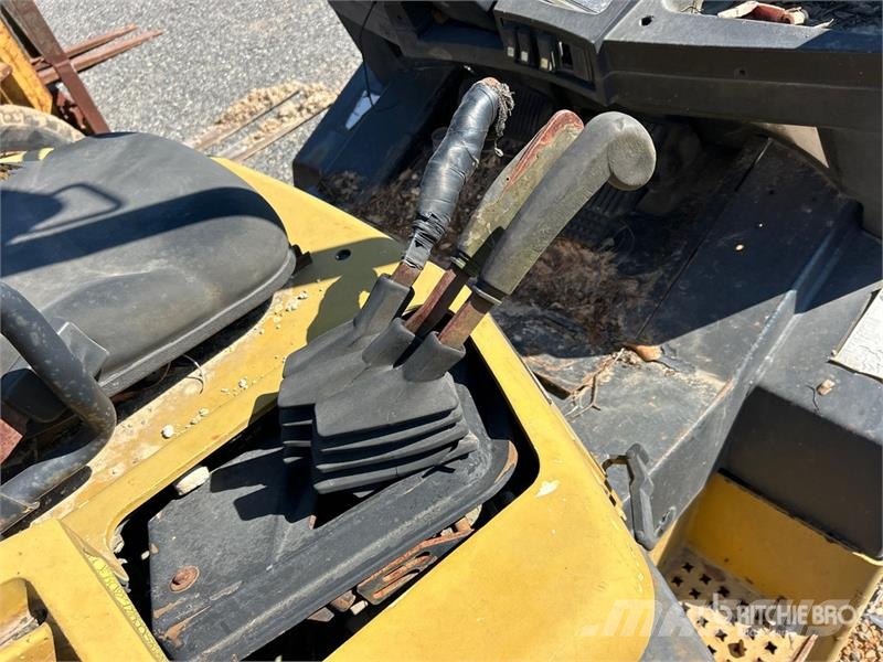 Yale GP110MJNGBE091 10800 lb Pneumatic Tire Forklift شاحنات ذات رافعات شوكية - أخرى