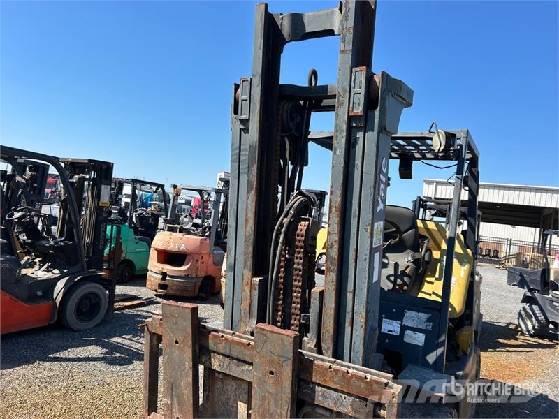 Yale GP110MJNGBE091 10800 lb Pneumatic Tire Forklift شاحنات ذات رافعات شوكية - أخرى