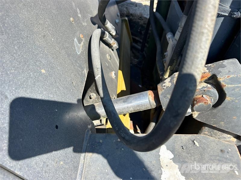 Yale GP110MJNGBE091 10800 lb Pneumatic Tire Forklift شاحنات ذات رافعات شوكية - أخرى