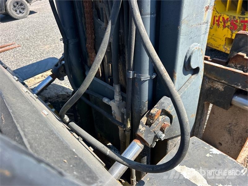 Yale GP110MJNGBE091 10800 lb Pneumatic Tire Forklift شاحنات ذات رافعات شوكية - أخرى