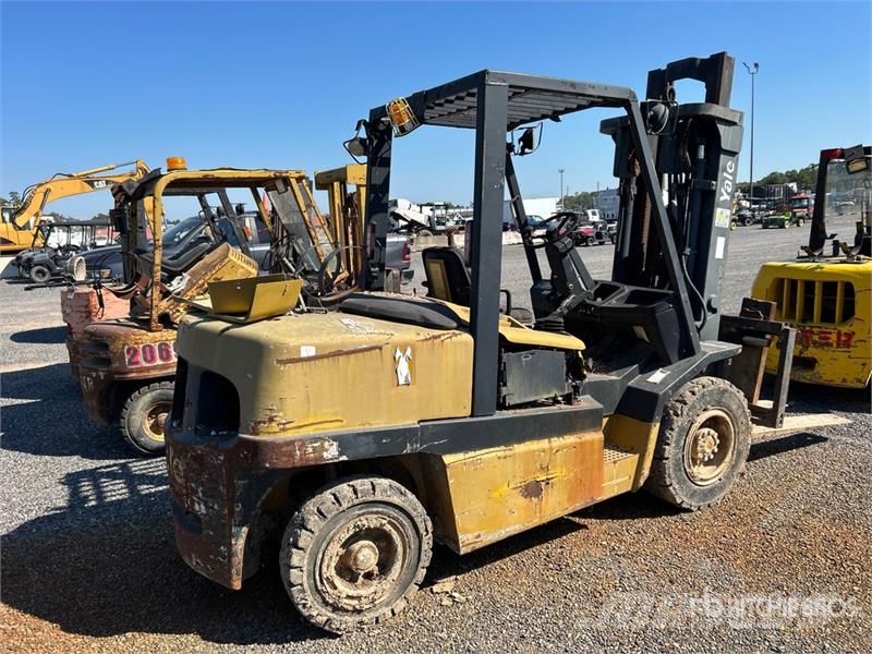 Yale GP110MJNGBE091 10800 lb Pneumatic Tire Forklift شاحنات ذات رافعات شوكية - أخرى
