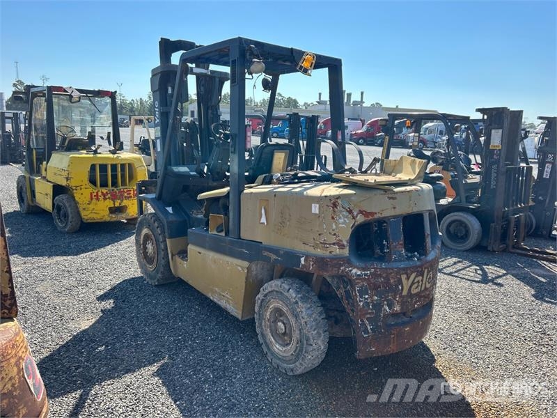 Yale GP110MJNGBE091 10800 lb Pneumatic Tire Forklift شاحنات ذات رافعات شوكية - أخرى