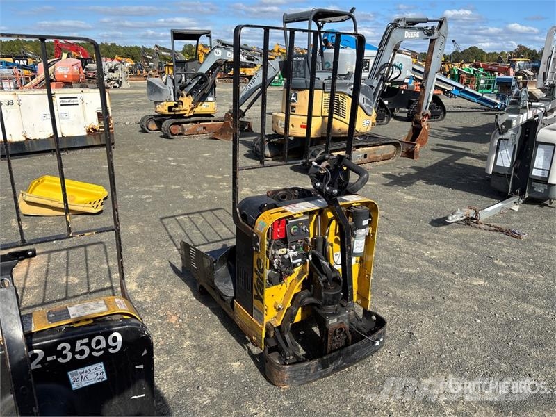 Yale MPB040-EN24T2736 Montacargas manual para paletas