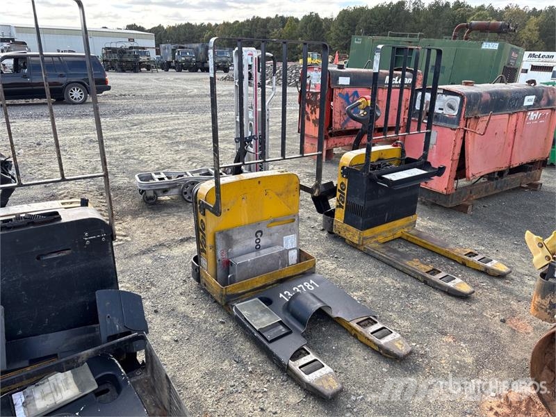 Yale MPB040-EN24T2736 Montacargas manual para paletas