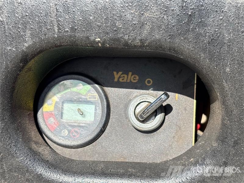 Yale MPB040-EN24T2736 Montacargas manual para paletas