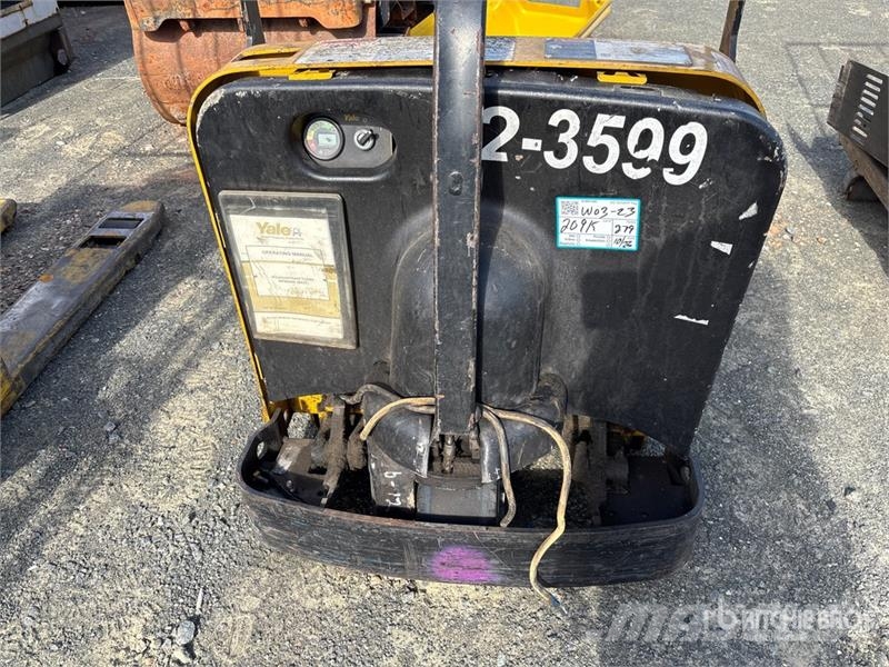 Yale MPB040-EN24T2736 Montacargas manual para paletas