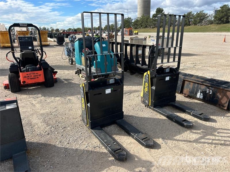 Yale MPB045VGN24T2634 4510 lb Electric Electric Pallet Ručni paletar