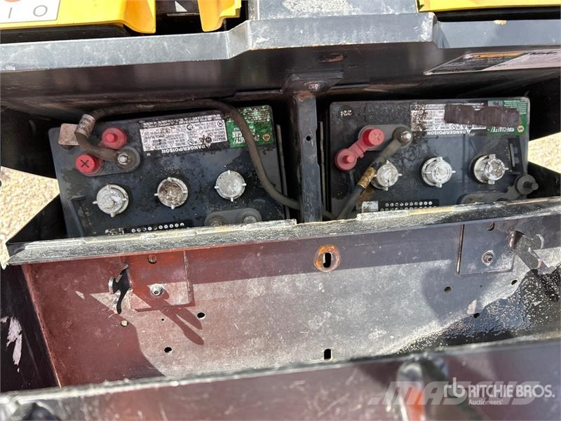 Yale MPB045VGN24T2634 4510 lb Electric Electric Pallet Ručni paletar