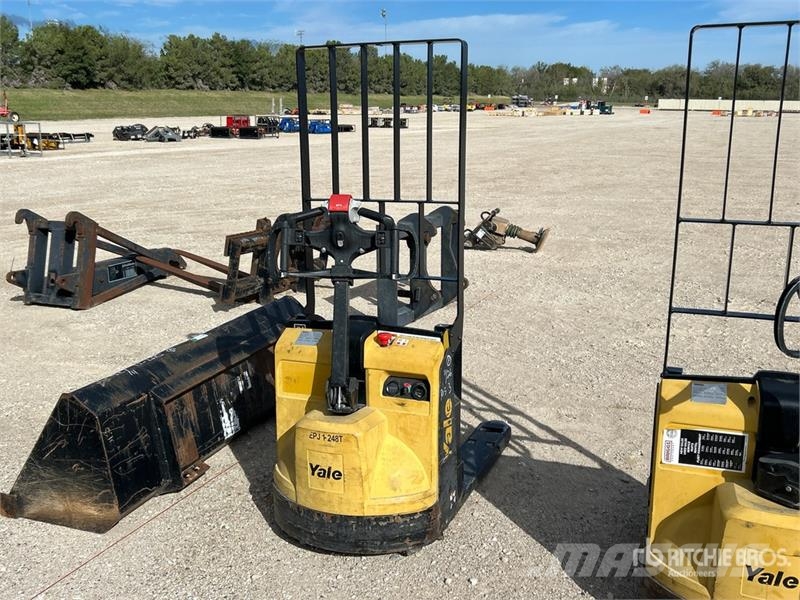 Yale MPB045VGN24T2634 4150 lb Electric Pallet Jack Ručni paletar