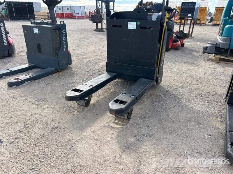 Yale MPB045VGN24T2634 4510 lb Electric Electric Pallet Ručni paletar