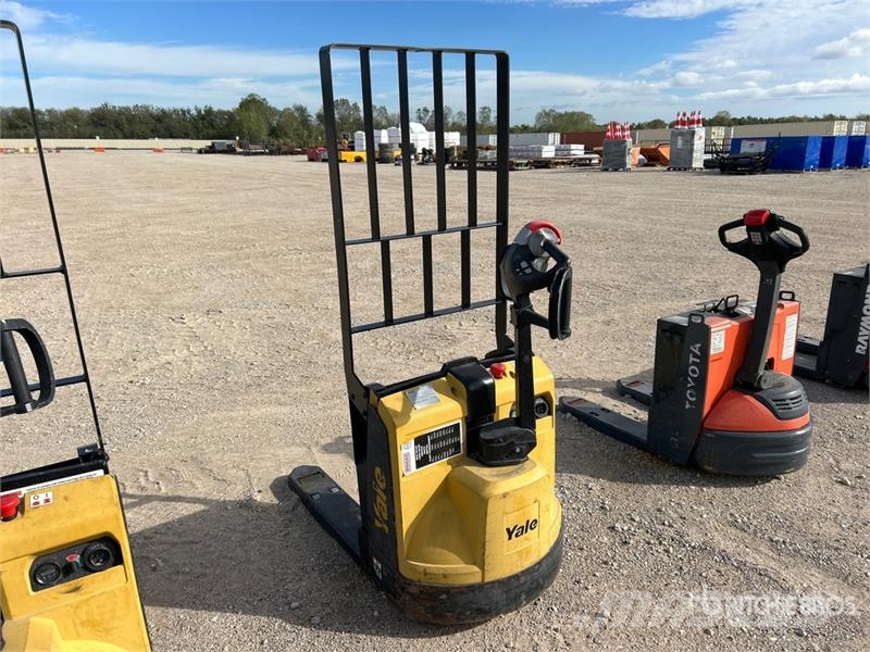 Yale MPB045VGN24T2634 4510 lb Electric Electric Pallet Ručni paletar