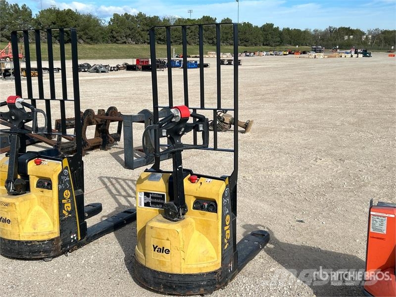 Yale MPB045VGN24T2634 4510 lb Electric Electric Pallet Ručni paletar