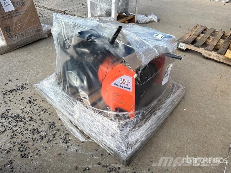 Yardforce 24 in Snow Blower (Unused) Lançadores de neve