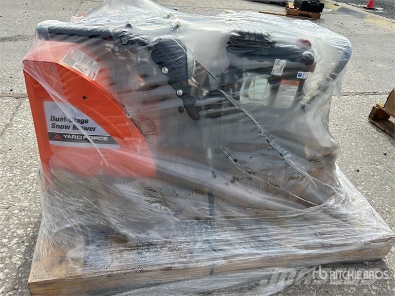  Yardforce 24 in Snow Blower (Unused) Lançadores de neve