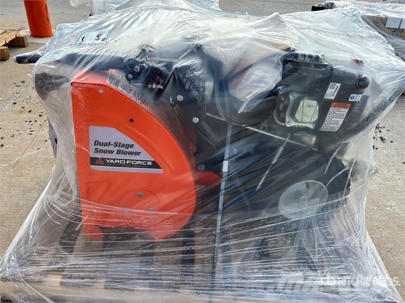 Yardforce 24 in Snow Blower (Unused) Lançadores de neve