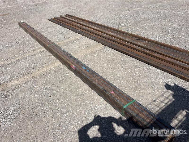 1 Bundle of 2, 20ft x 2sq inch, Steel Tubing Sonstige Baumaschinen