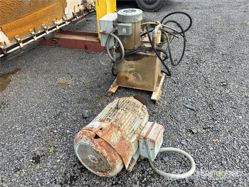  10 ft x 16 ft Aggregate Feeder 其他