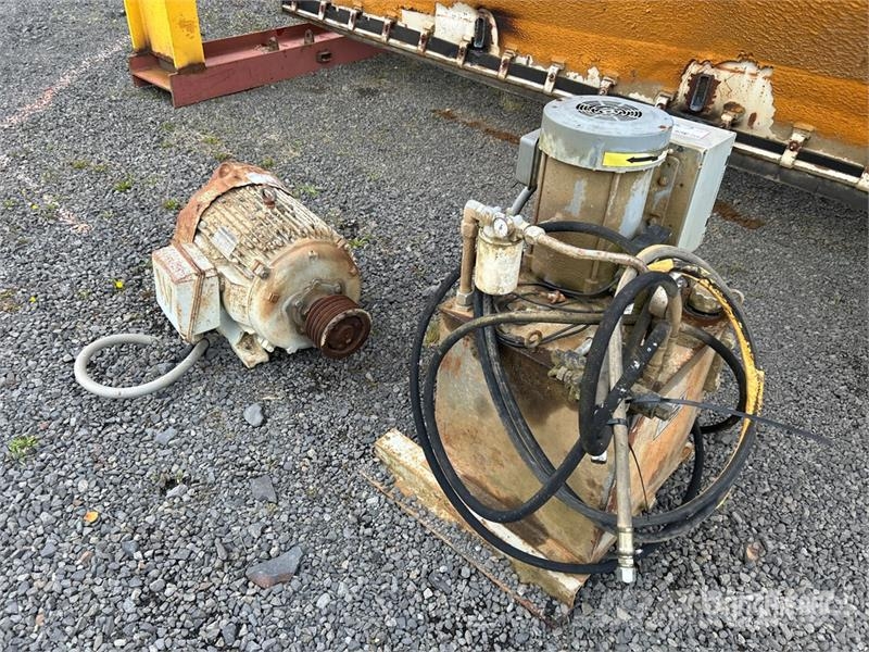  10 ft x 16 ft Aggregate Feeder 其他
