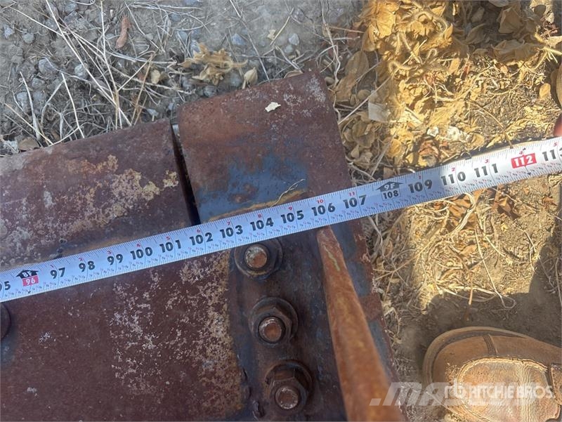 106 in General Purpose Wheel Loader Bucket Skuffer