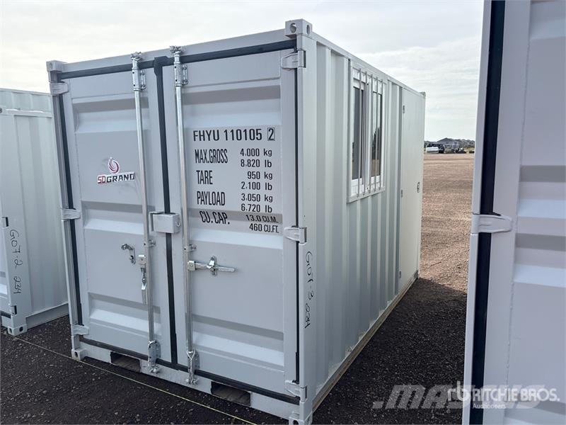  11 ft Storage Container (Unused) Varastokontit