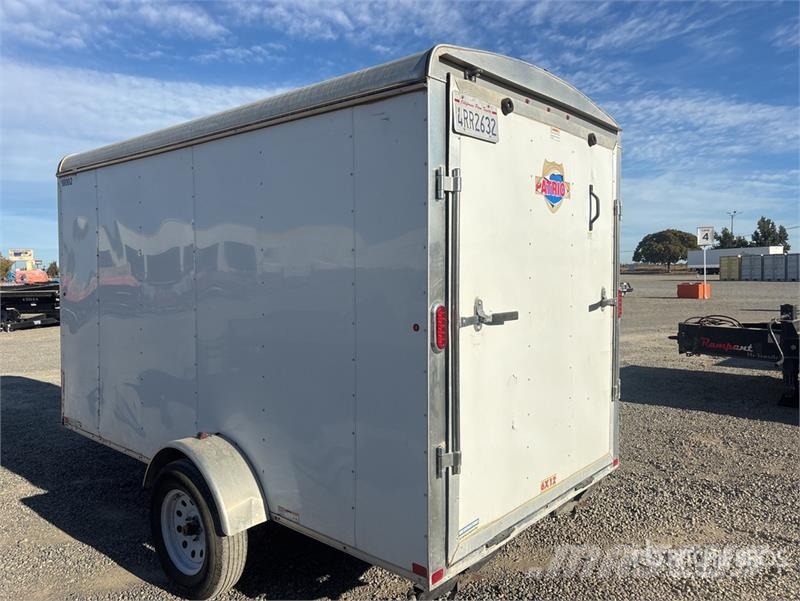 12 ft S/A Enclosed Trailer Furgons
