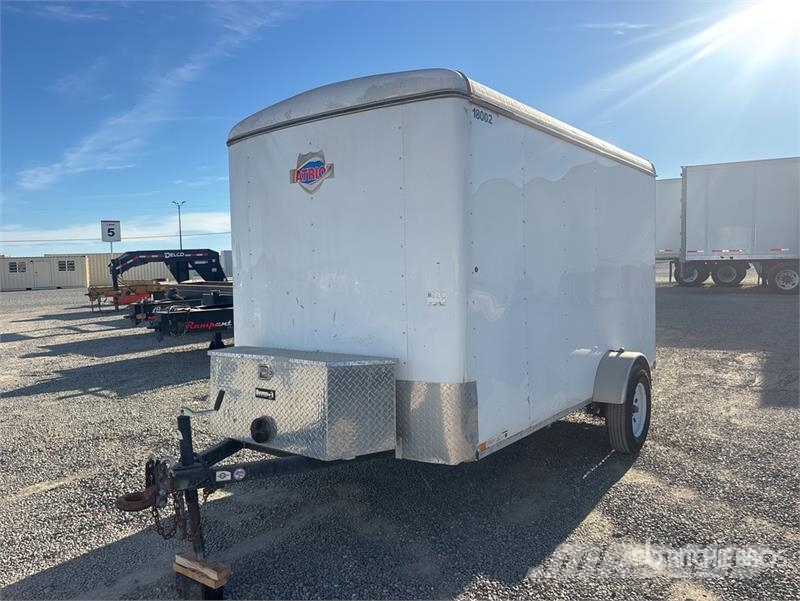 12 ft S/A Enclosed Trailer Furgons