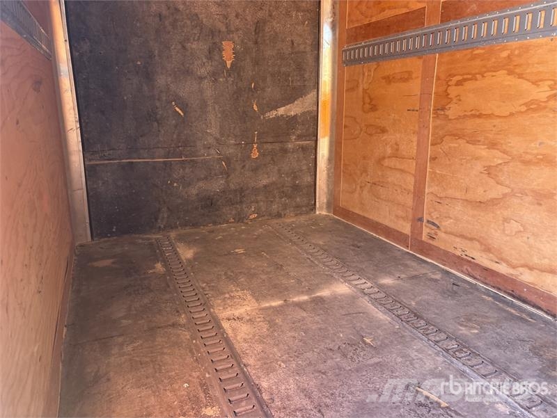 12 ft S/A Enclosed Trailer Furgons