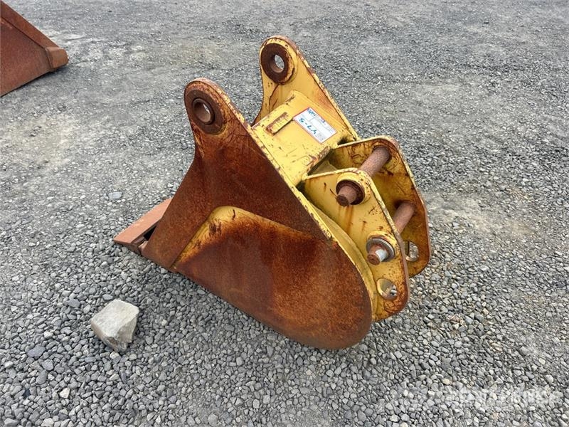  12 in Cleanup Backhoe Rear Bucket Skovle