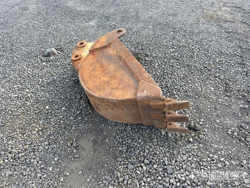  12 in Digging Backhoe Rear Bucket - Fits Case 580L Žlice