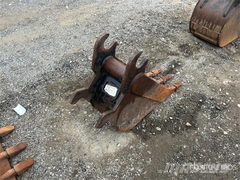 12 in Digging Bucket Ковши