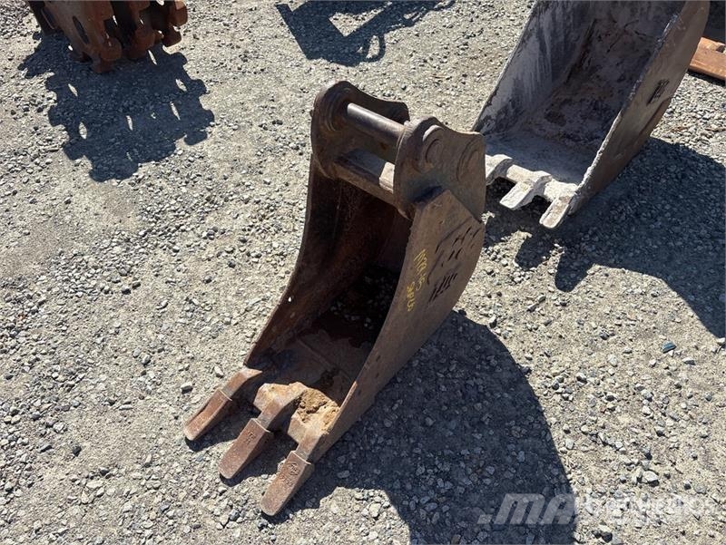 12 in Excavator Bucket Baldes