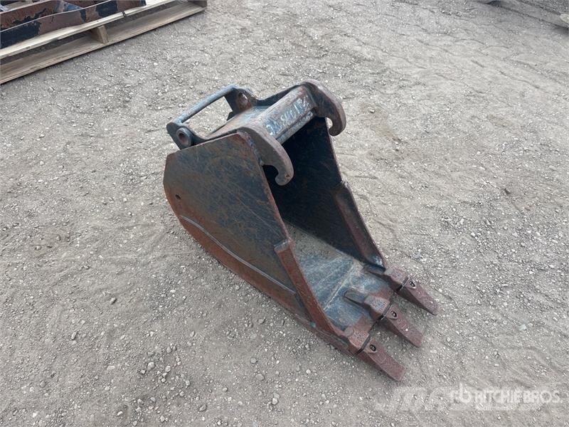  12 in Excavator Bucket バケット