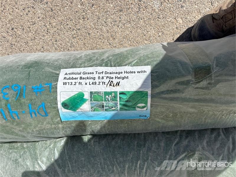 13.2 ft x 49.2 ft Artificial Grass Turf (Unused) Pacēlāji, vinčas un materiālu lifti