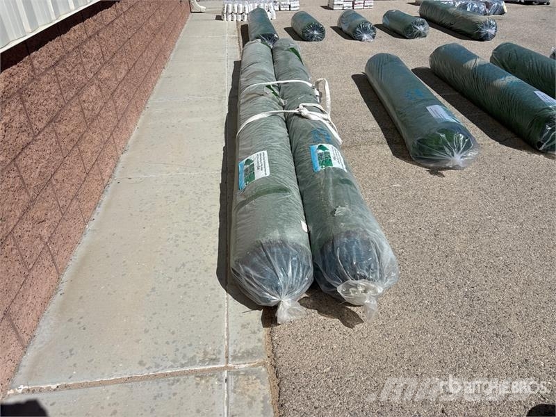 13.2 ft x 49.2 ft Artificial Grass Turf (Unused) Pacēlāji, vinčas un materiālu lifti