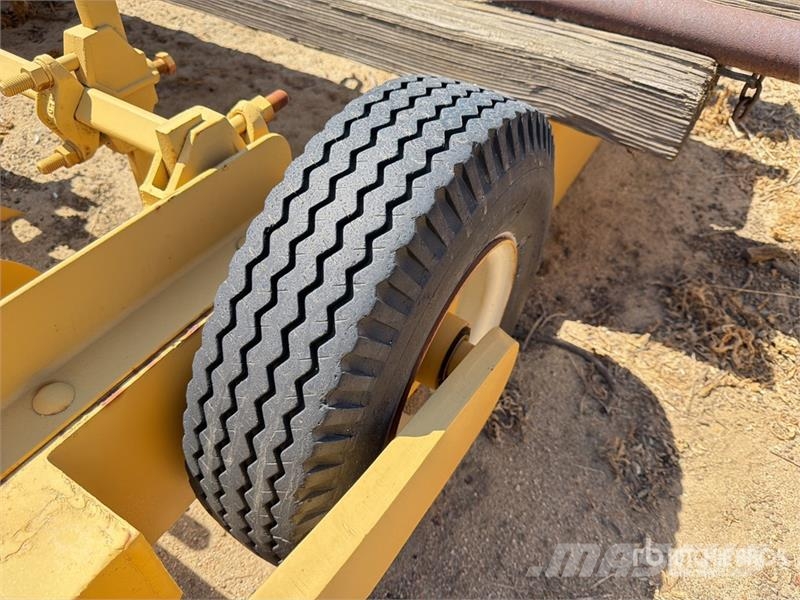 13 ft Row Maker Сільгосптехніка - Інші