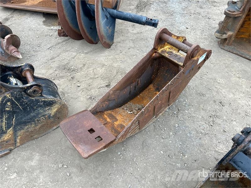 13 in Cleanup Excavator Bucket Ковши