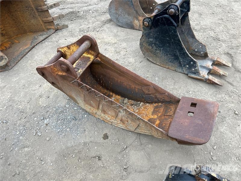 13 in Cleanup Excavator Bucket Ковши