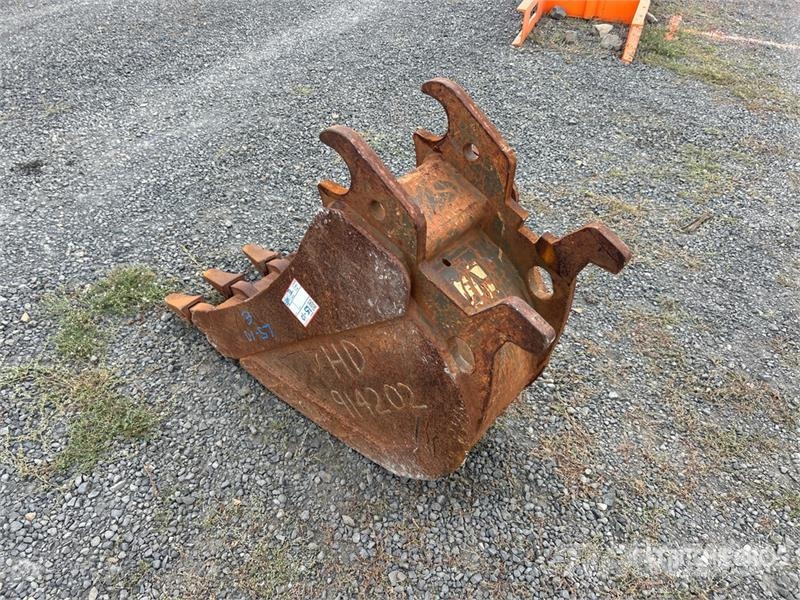  13 in Digging Excavator Bucket - Fits Hitachi 60US Skovle